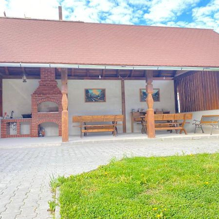 Absolut Residence Хацег Экстерьер фото